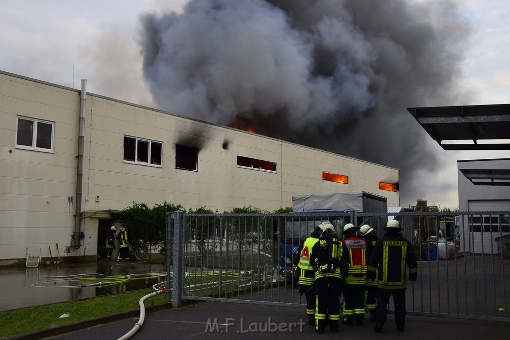 Grossbrand Halle Troisdorf Kriegsdorf Junkersring P075.JPG - Miklos Laubert